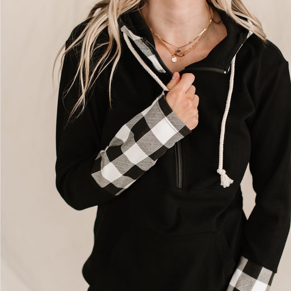 Ampersand Avenue Halfzip Sweatshirt | Checks Out Black